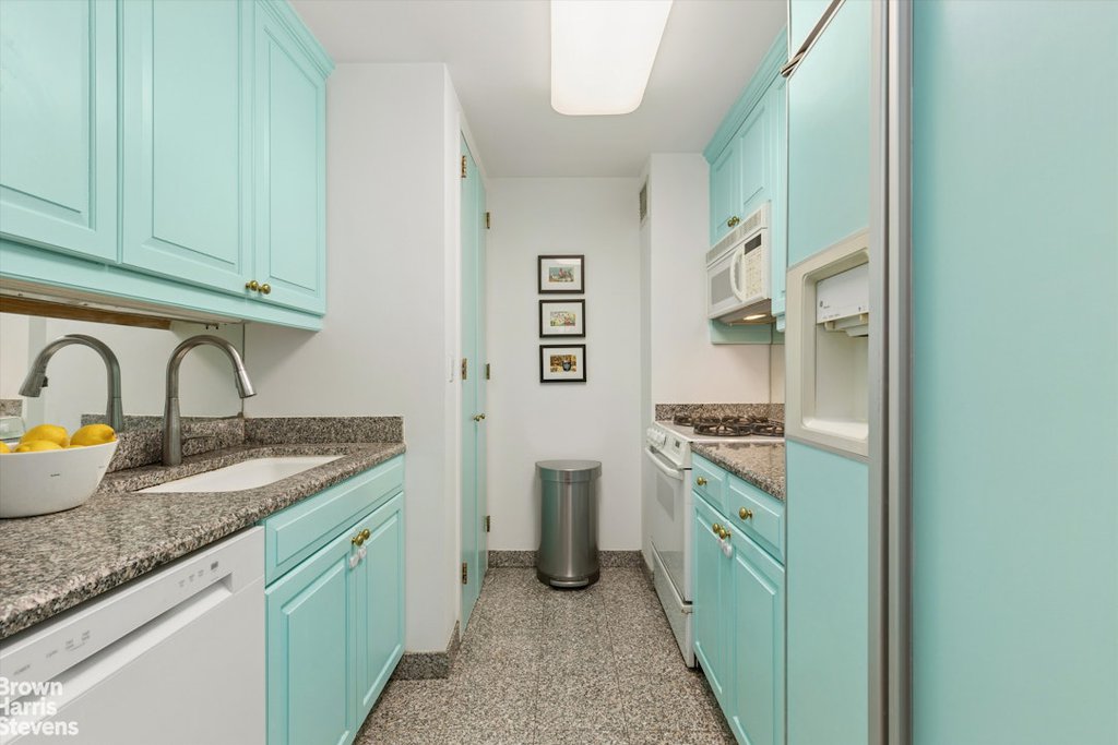 188 East 76th Street, Unit 7C photo 4