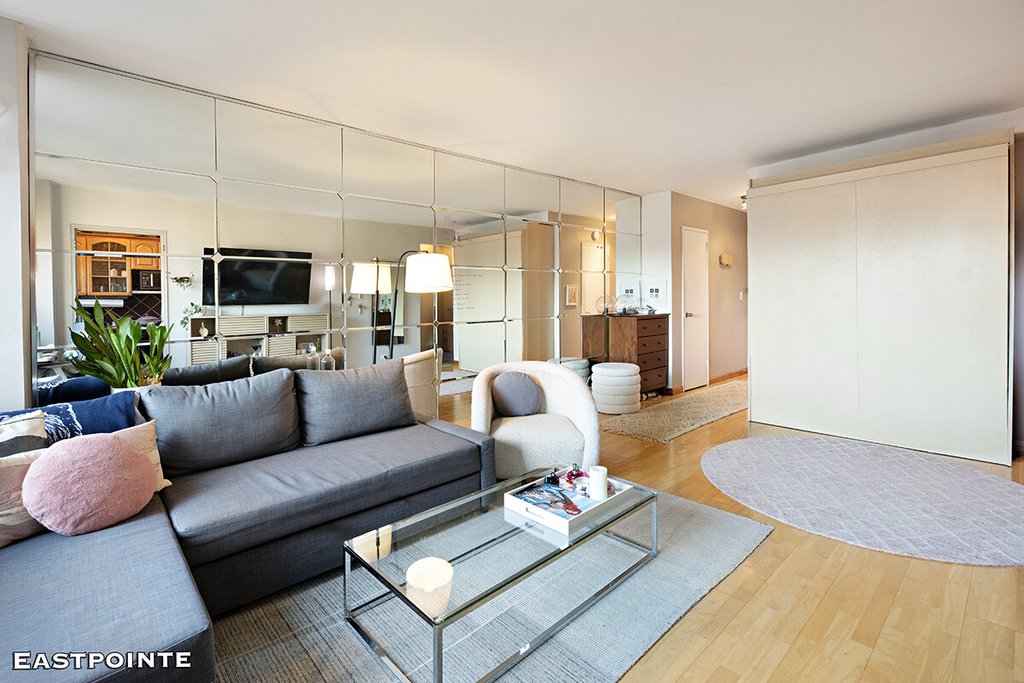 201 West 21st Street, Unit 8A photo 2