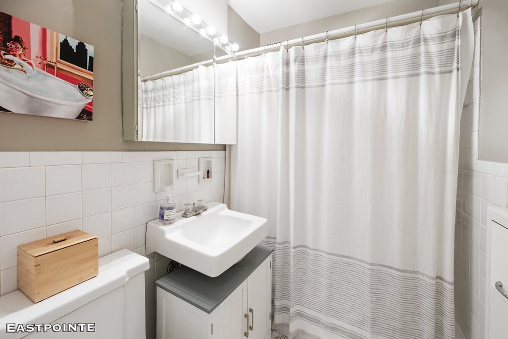 201 West 21st Street, Unit 8A photo 4