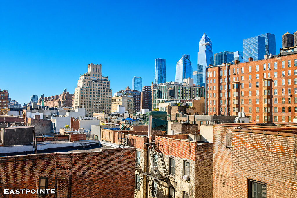 201 West 21st Street, Unit 8A photo 6