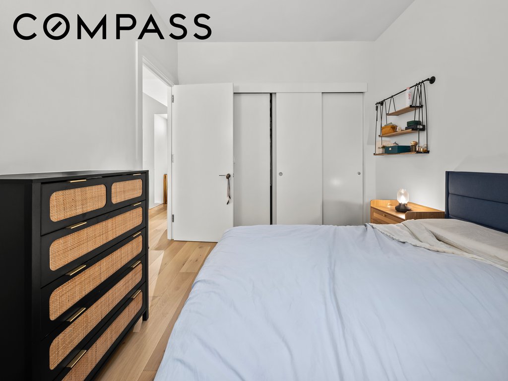 135 East 47th Street, Unit 4F photo 6