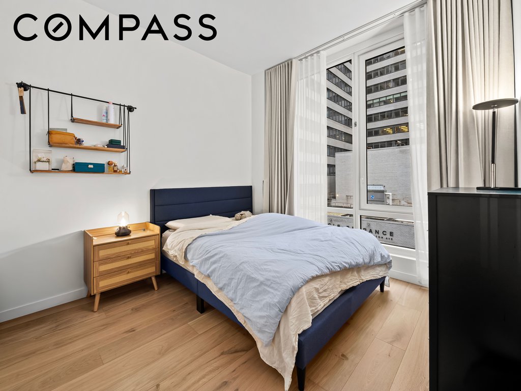 135 East 47th Street, Unit 4F photo 7