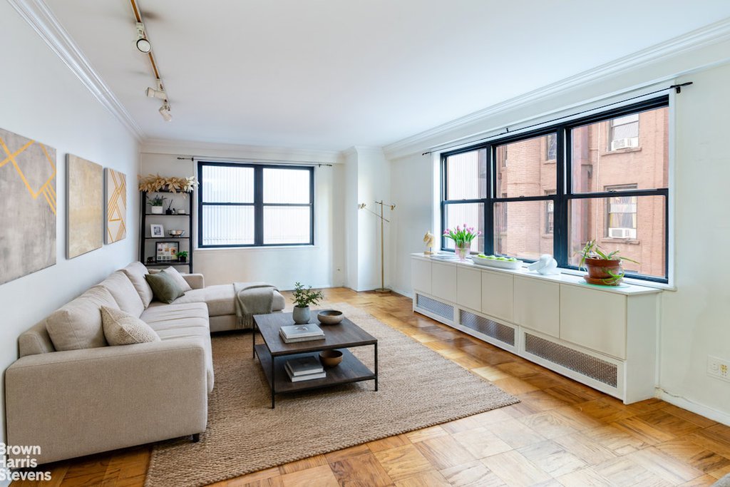 330 Third Avenue, Unit 4B
