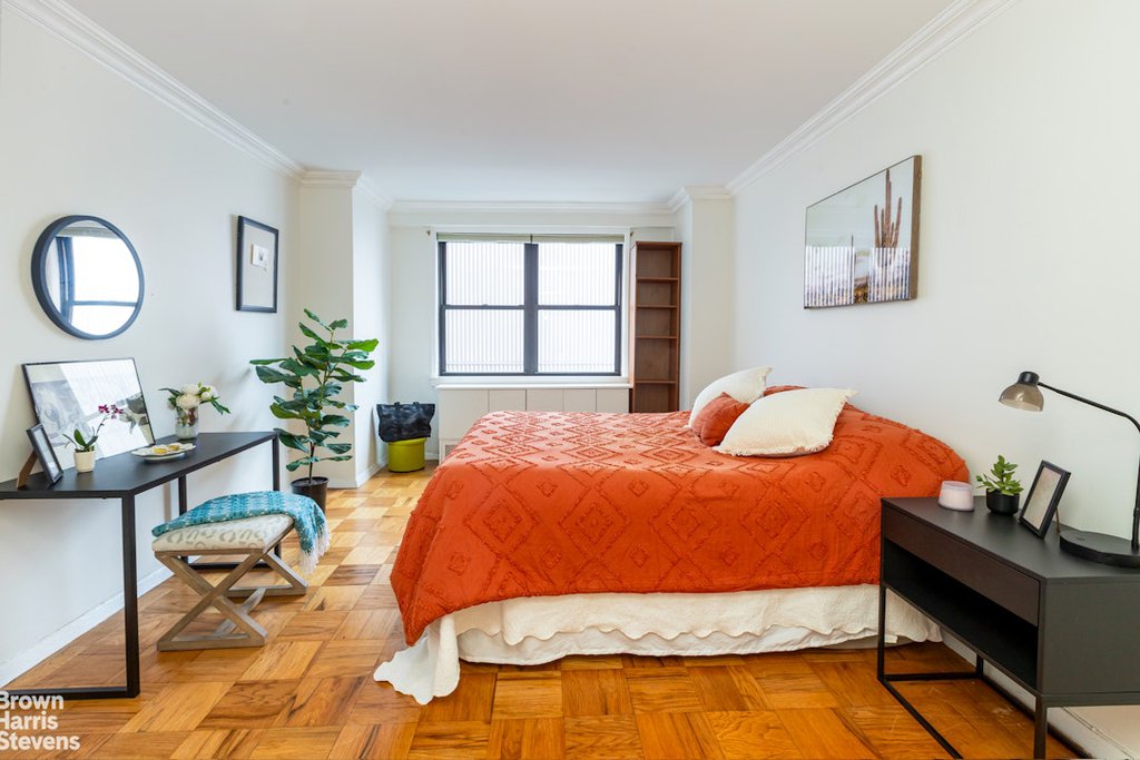 330 Third Avenue, Unit 4B photo 4