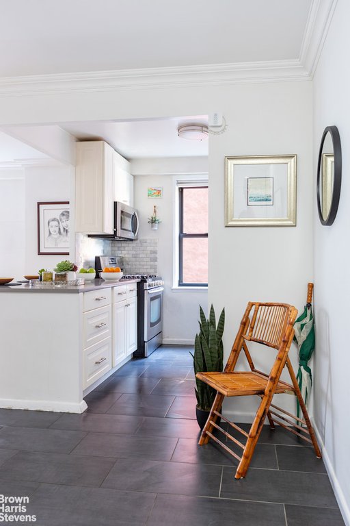 330 Third Avenue, Unit 4B photo 6