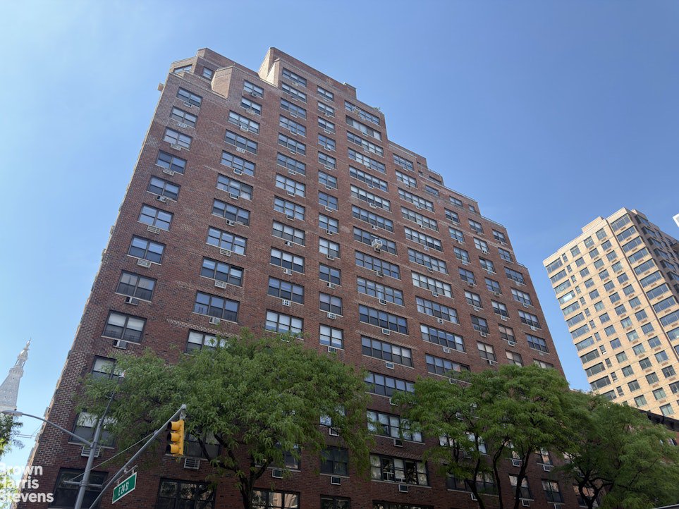 330 Third Avenue, Unit 4B photo 8