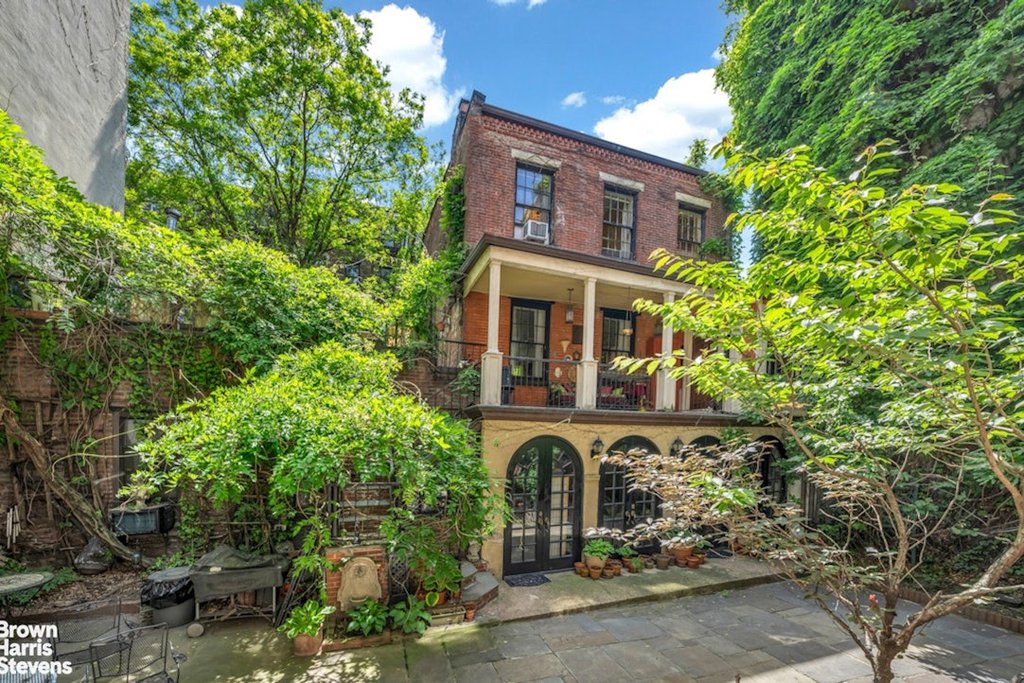 422 West 46th Street, Unit 2R