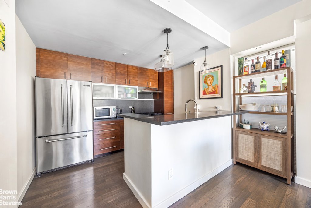 225 West 60th Street, Unit 9C photo 3
