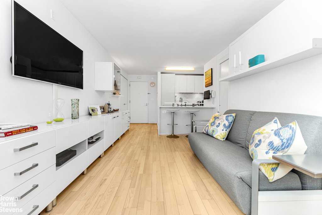 322 West 57th Street, Unit 49Q photo 2