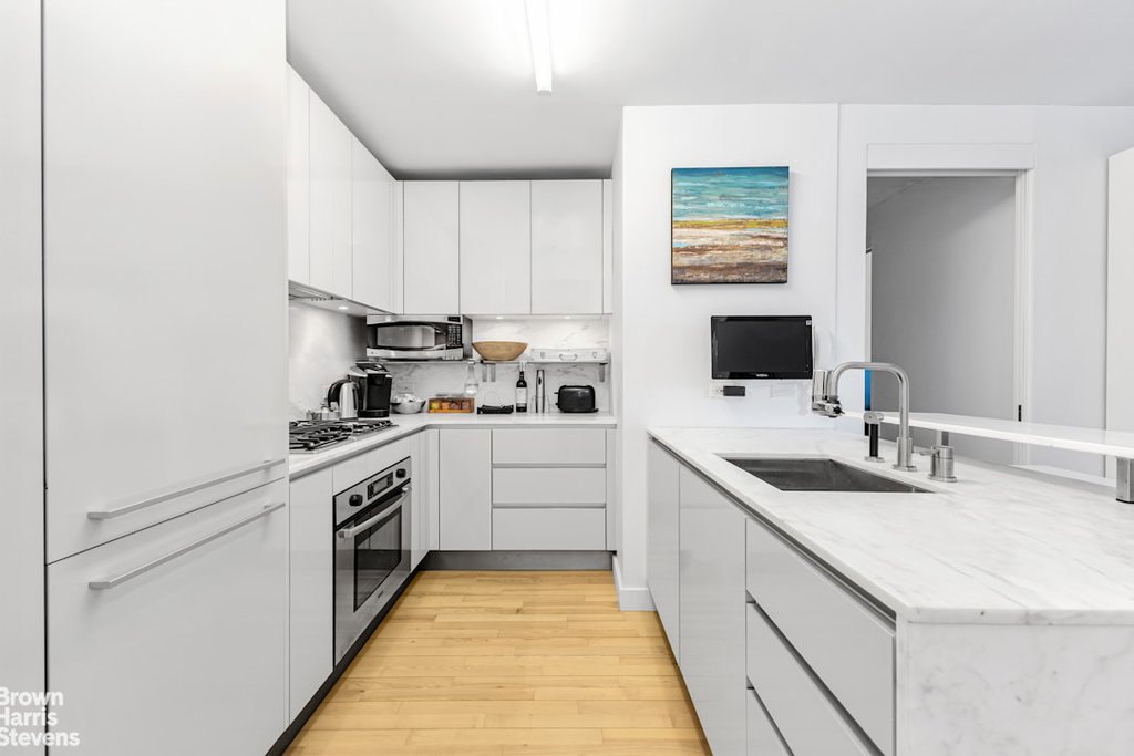 322 West 57th Street, Unit 49Q photo 5