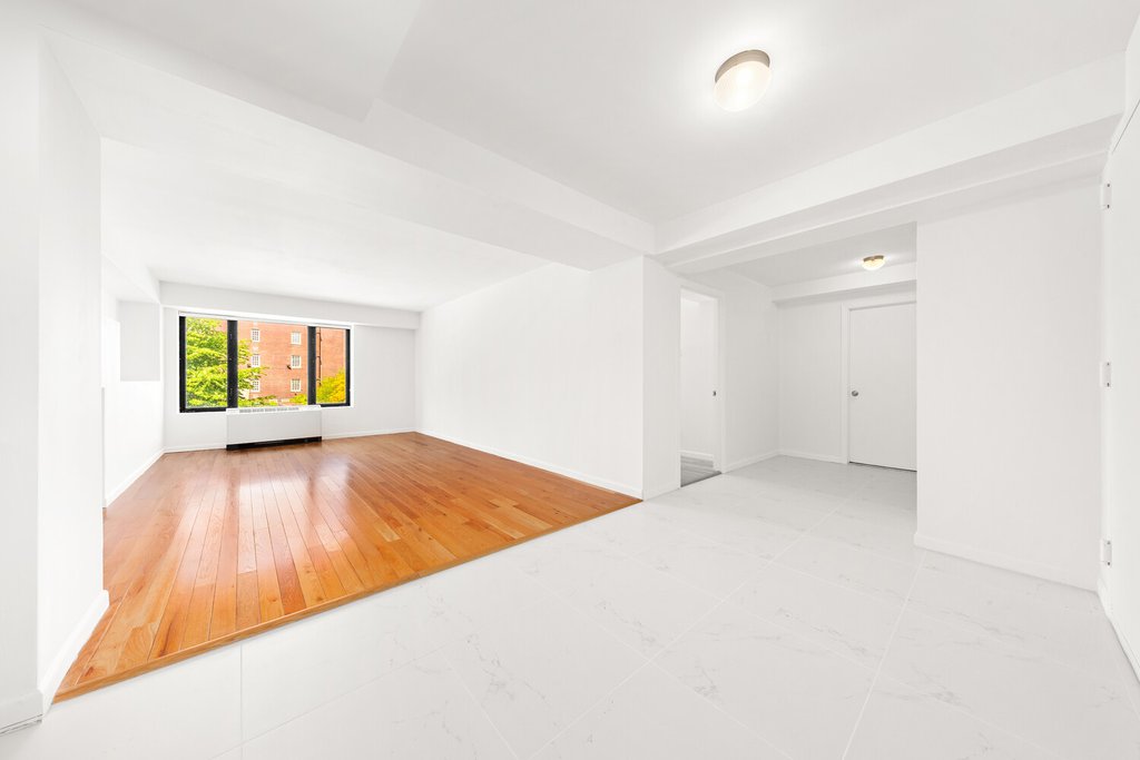 189 Avenue C, Unit 4E photo 2