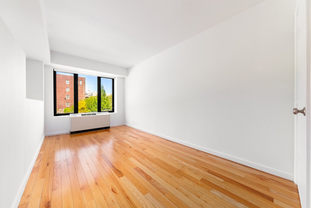 189 Avenue C, Unit 4E photo 6