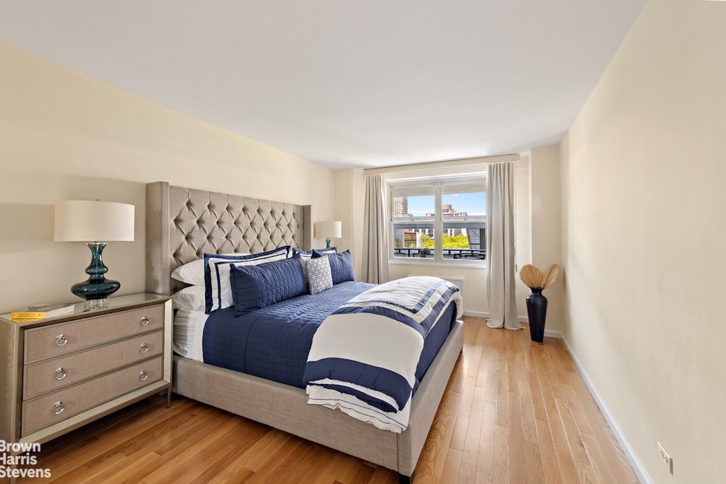165 West 66th Street, Unit 6F photo 6