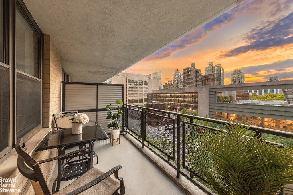 165 West 66th Street, Unit 6F photo 8