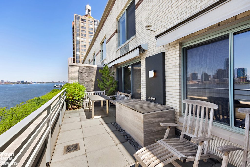 21 South End Avenue, Unit PH1E photo 6