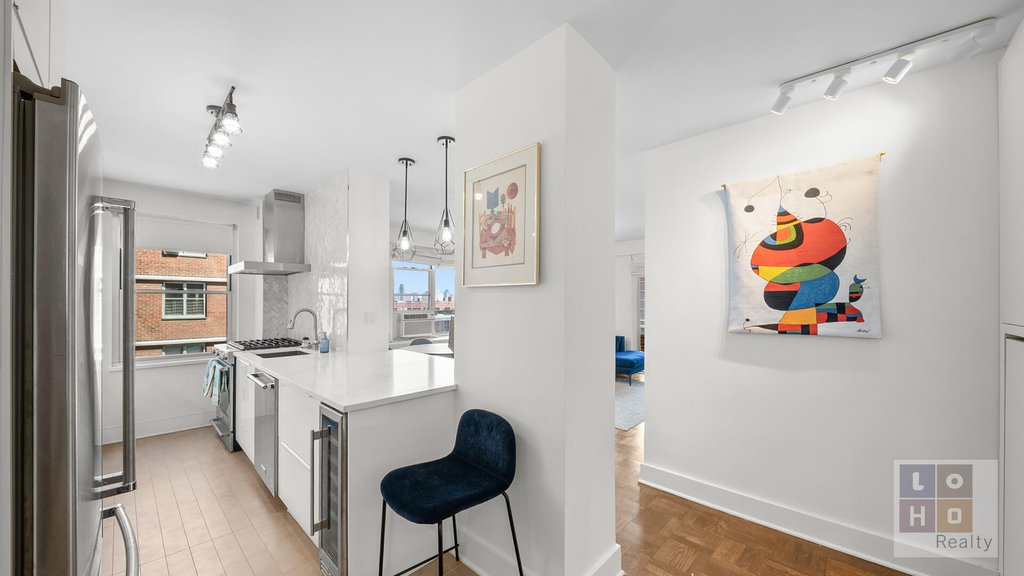 575 Grand Street, Unit E1202 photo 5