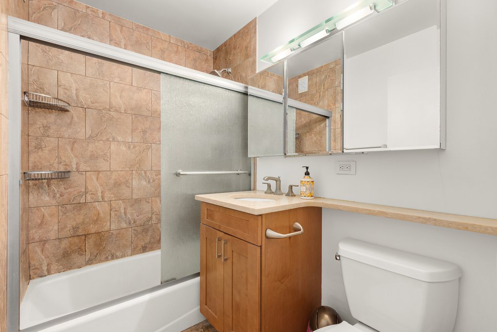 1641 Third Avenue, Unit 16C photo 5