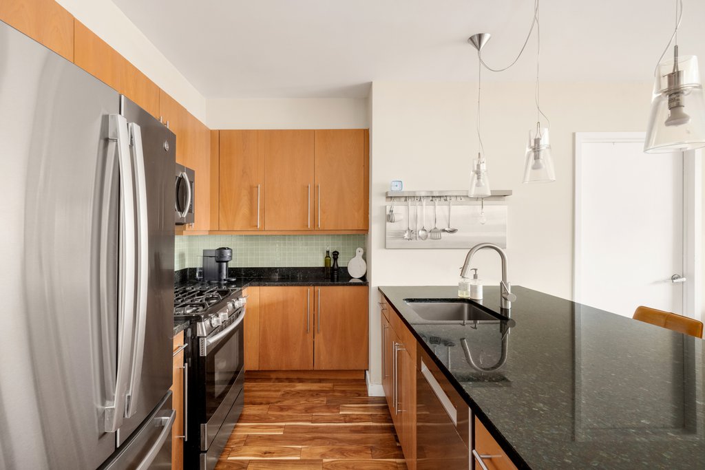 242 East 25th Street, Unit 6A photo 7