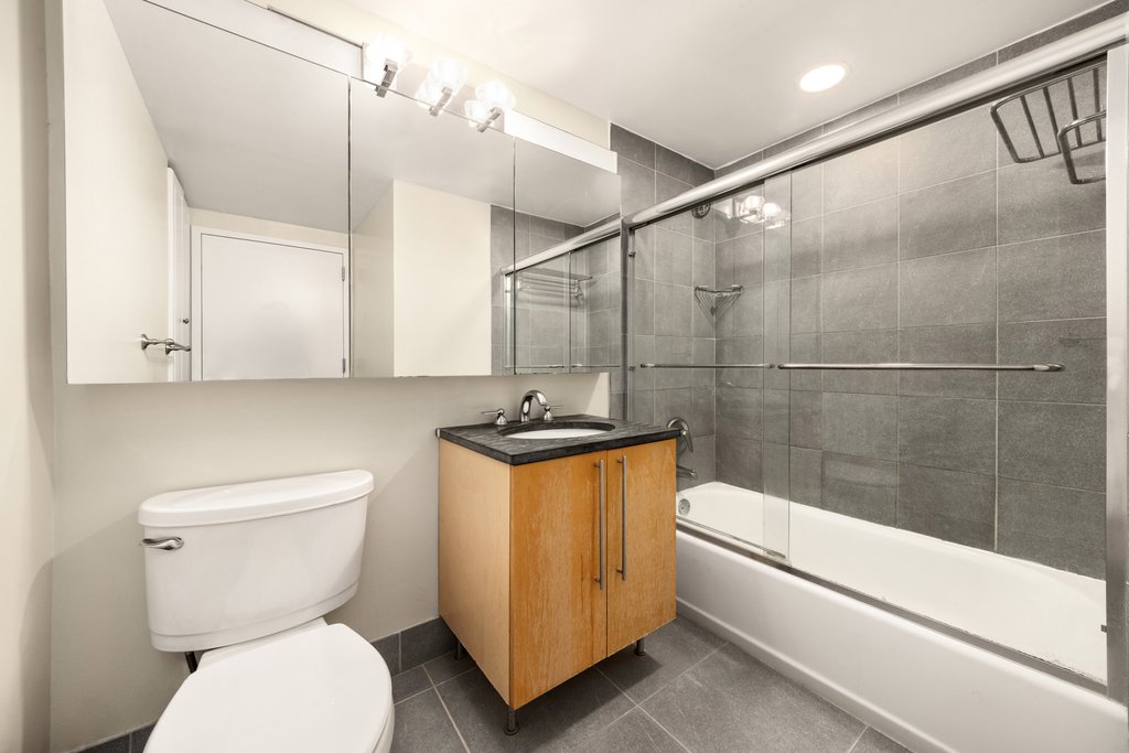242 East 25th Street, Unit 6A photo 9