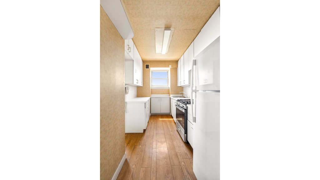 200 East End Avenue, Unit 12F photo 9