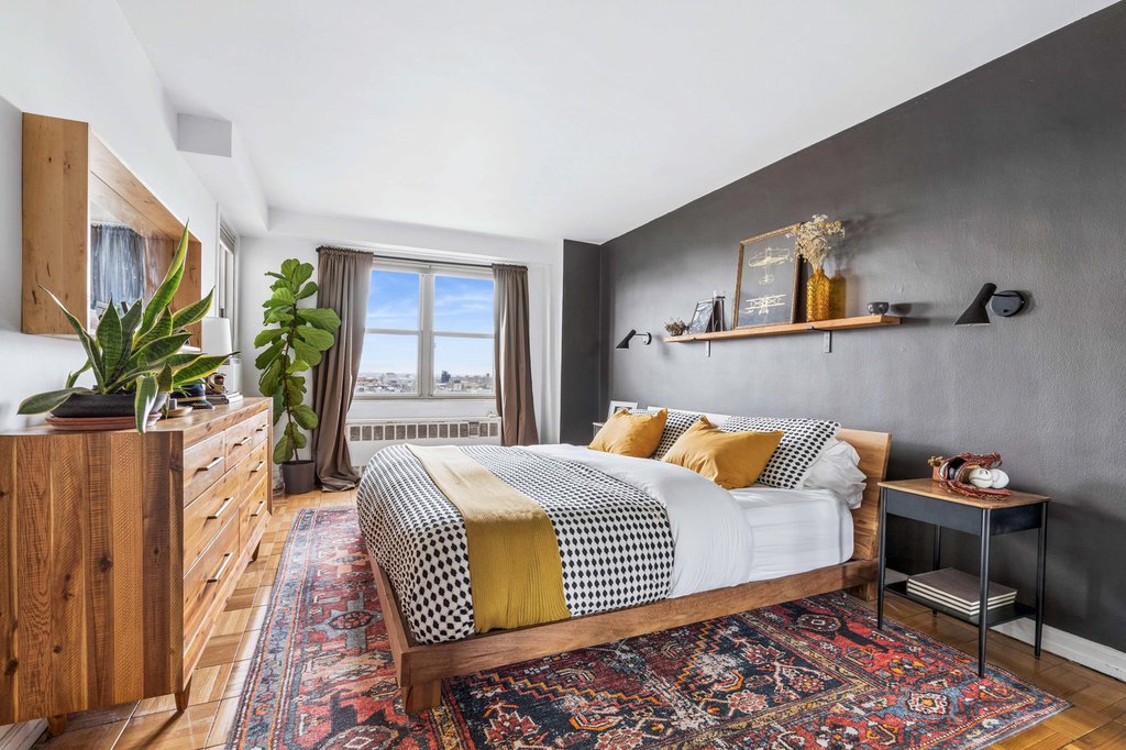 900 West 190th Street, Unit 10E photo 3