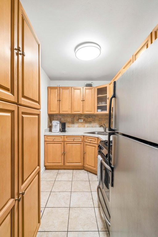 900 West 190th Street, Unit 10E photo 5