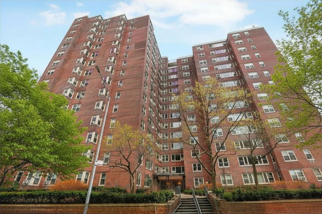 900 West 190th Street, Unit 10E photo 8