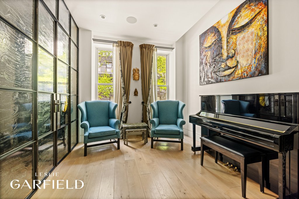 338 East 69th Street – For Sale photo 3