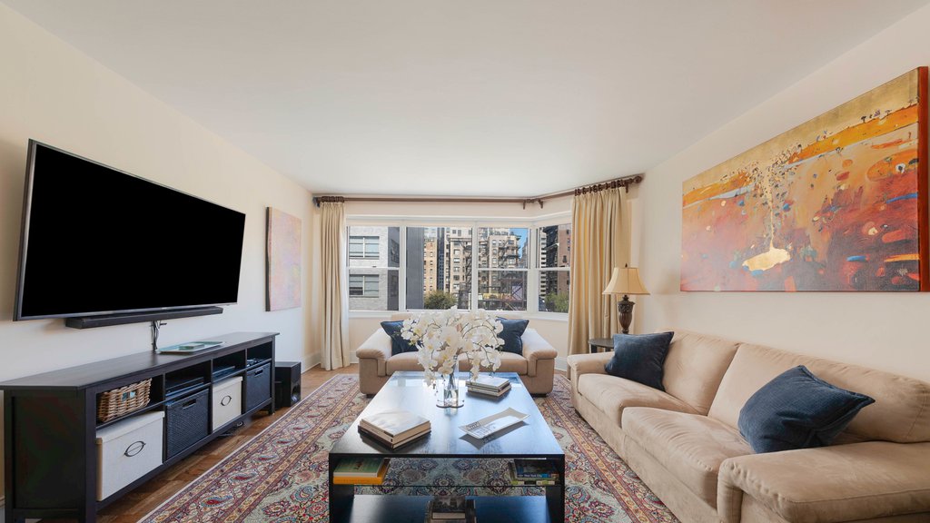 150 East 61st Street, Unit 10C