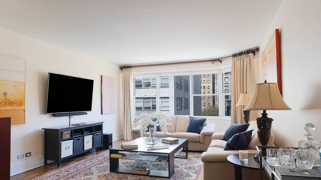 150 East 61st Street, Unit 10C photo 2