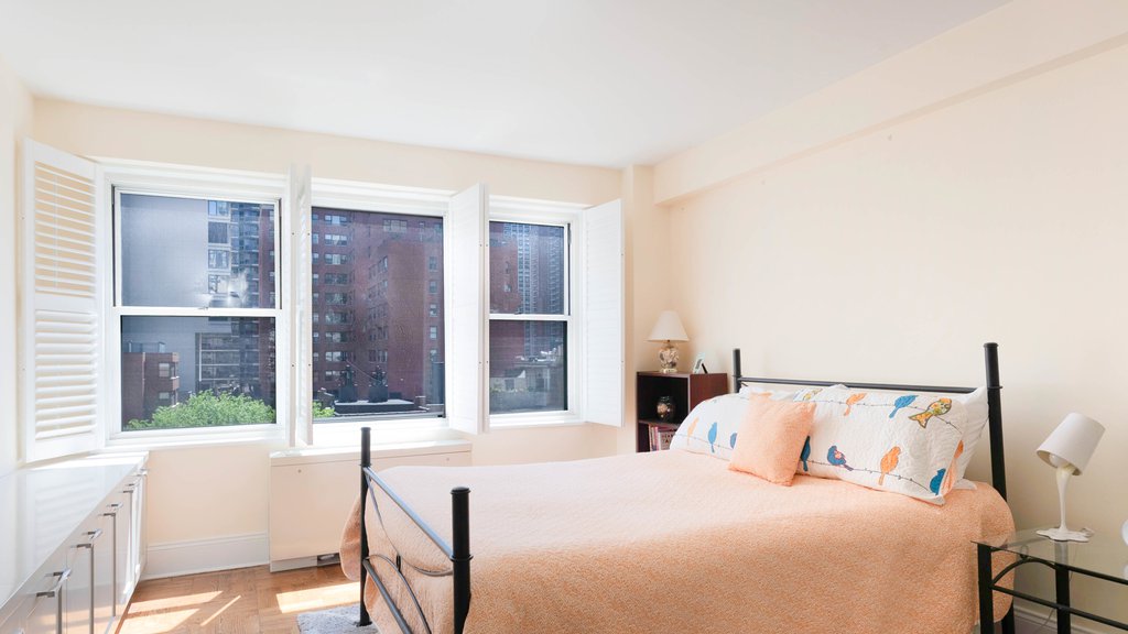 150 East 61st Street, Unit 10C photo 12