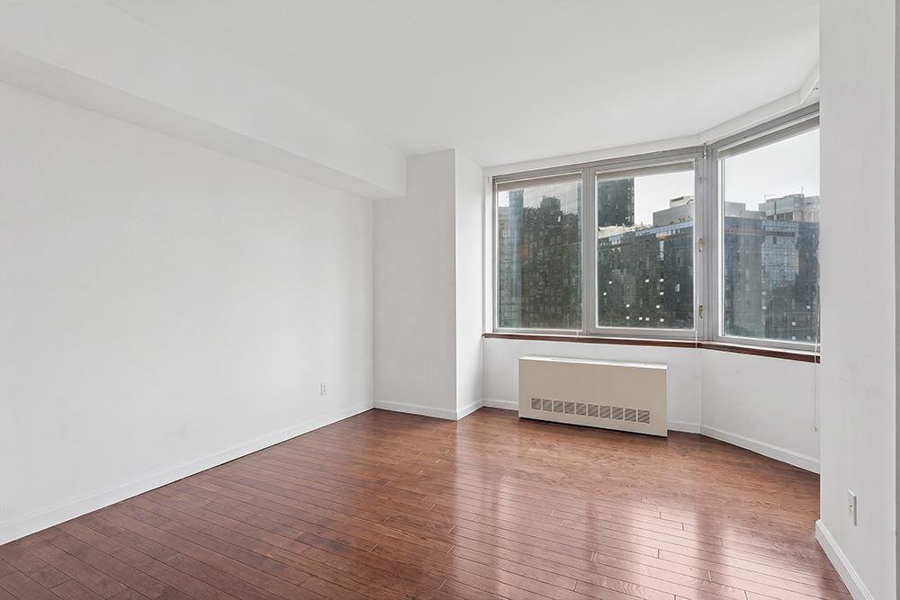500 West 43rd Street, Unit 26B photo 4