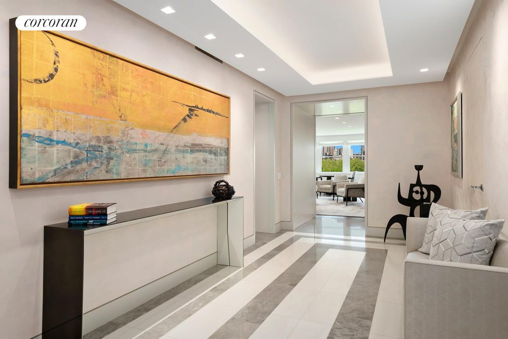 900 Fifth Avenue, Unit 12A photo 2