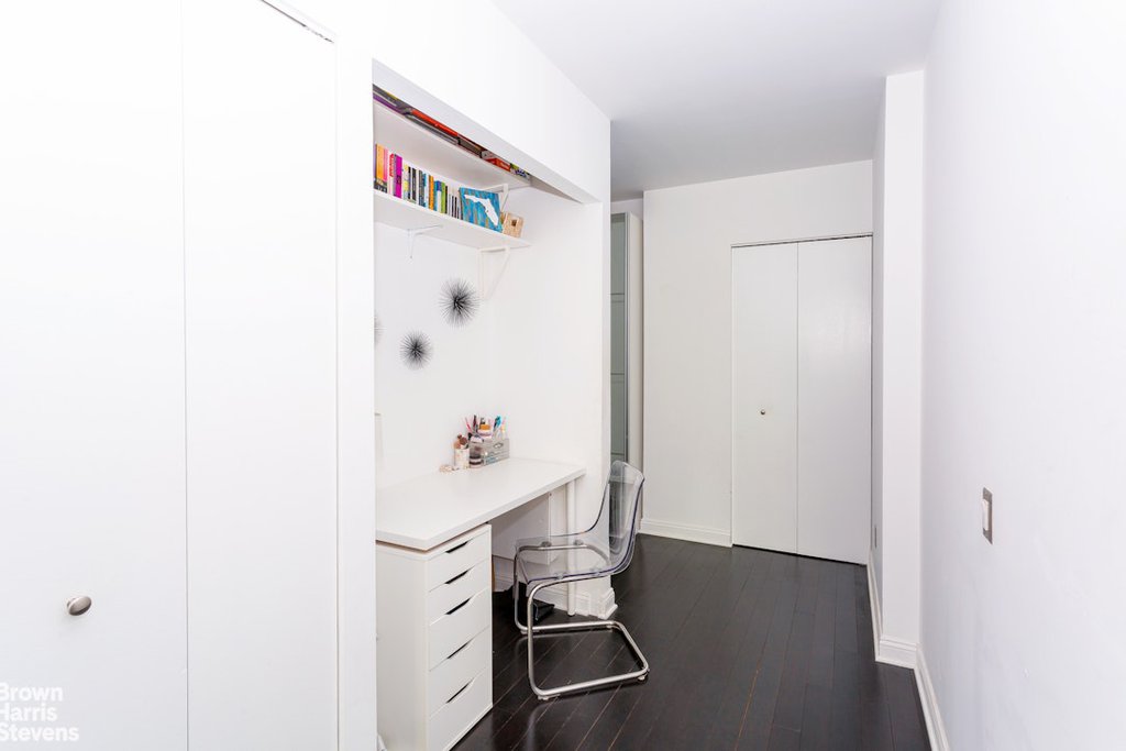 88 Greenwich Street, Unit 428 photo 3