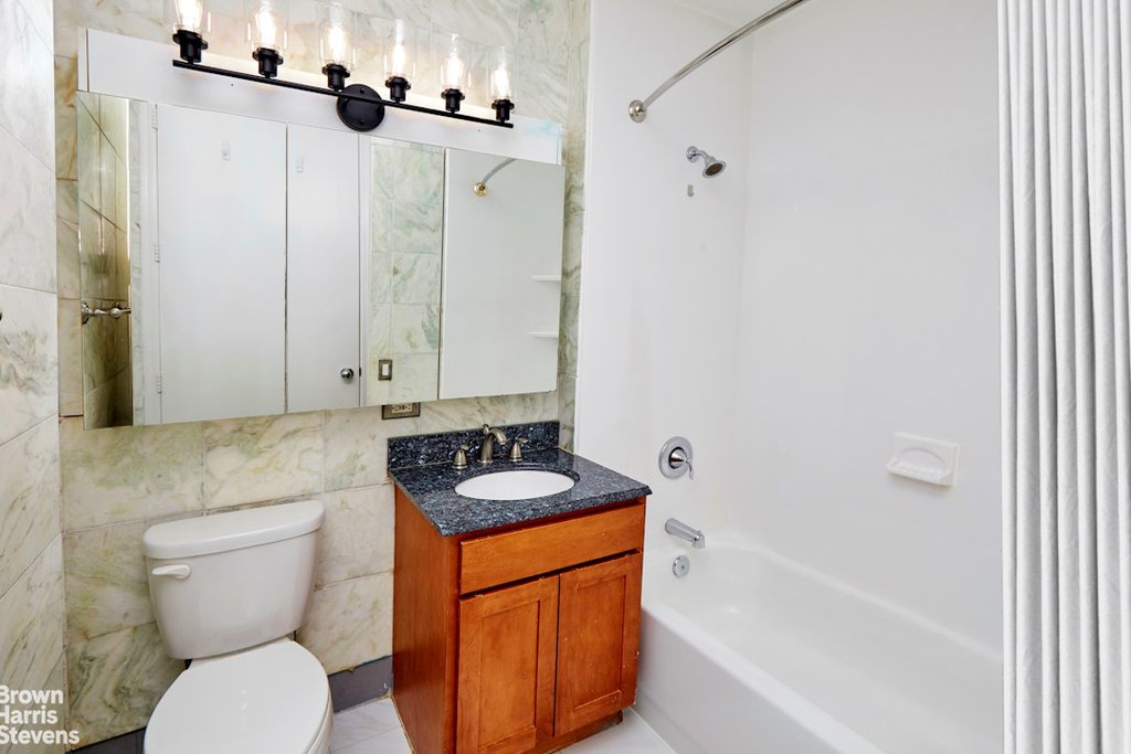 88 Greenwich Street, Unit 428 photo 4