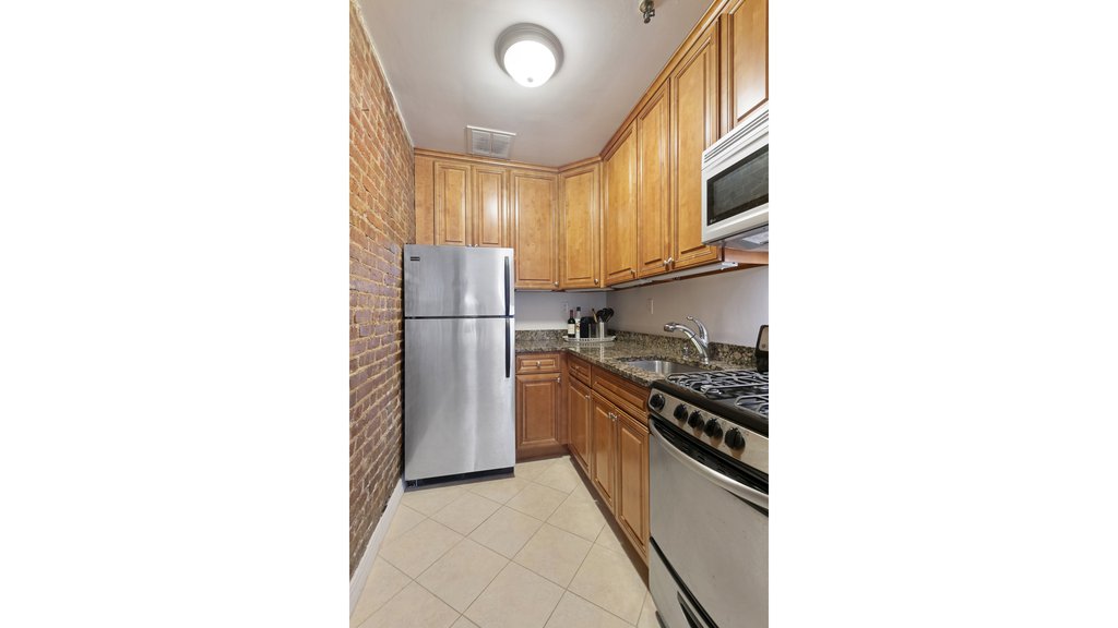 56 West 82nd Street, Unit 16 photo 6