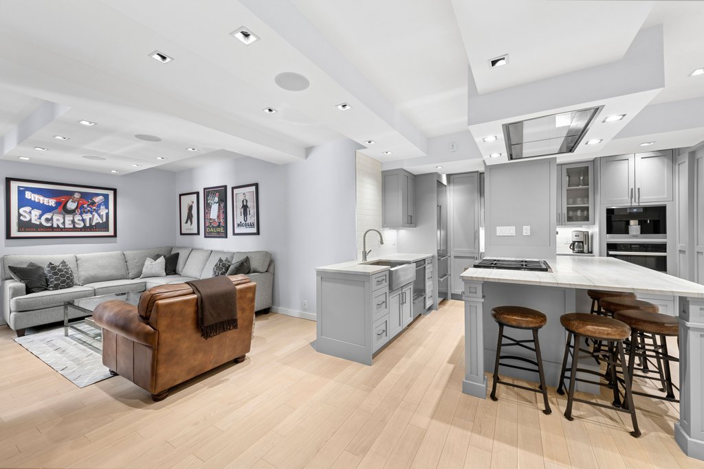 106 Central Park South, Unit 14B photo 3