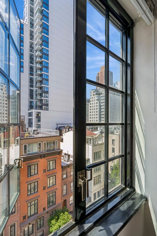 211 East 35th Street, Unit 8G photo 6