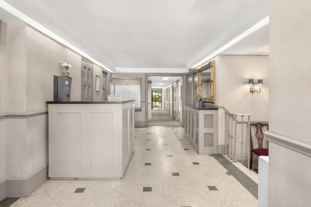 211 East 35th Street, Unit 8G photo 9