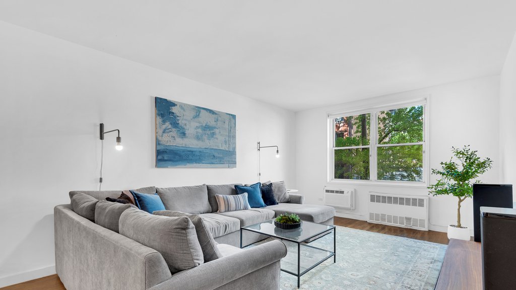 100 West 12th Street, Unit 2D