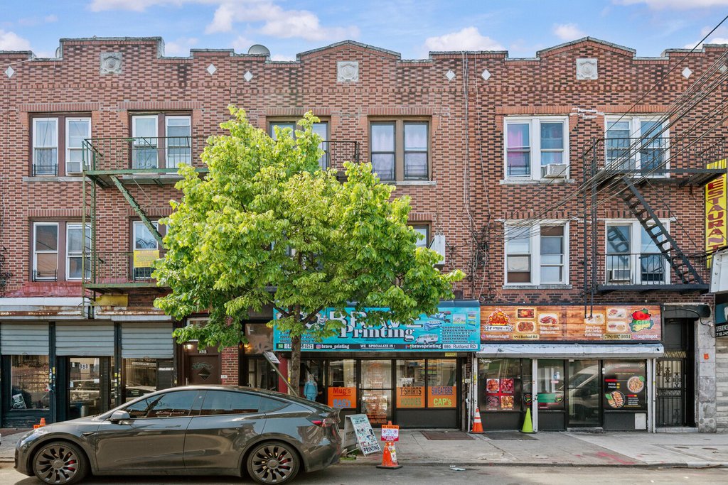 886 Rutland Road