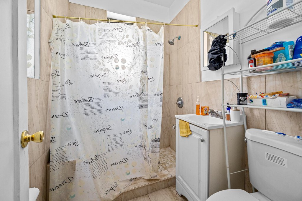 886 Rutland Road – For Sale photo 8