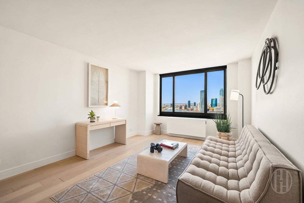 200 Rector Place, Unit 35C photo 2