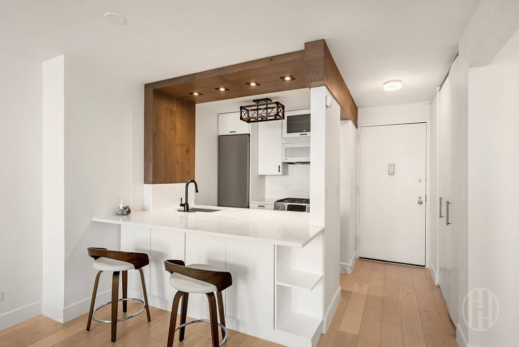 200 Rector Place, Unit 35C photo 5