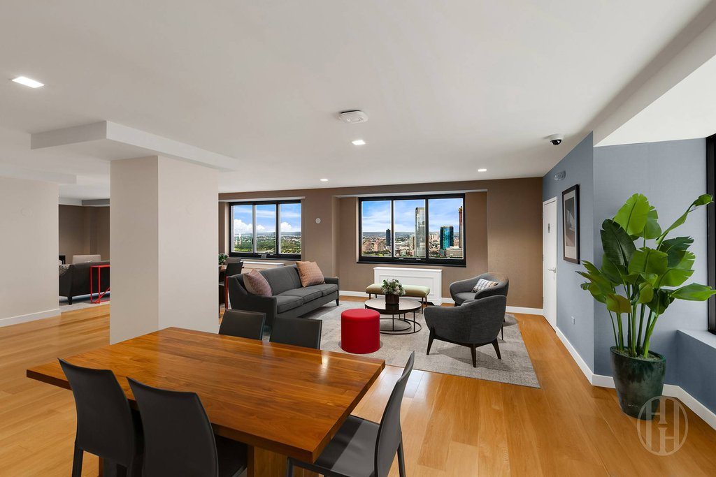200 Rector Place, Unit 35C photo 10