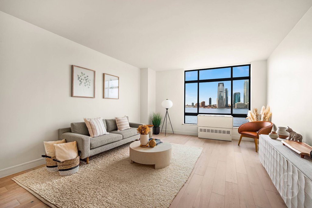 350 Albany Street, Unit 8A photo 2