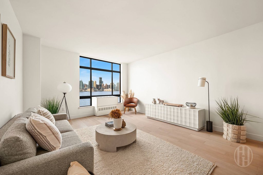350 Albany Street, Unit 8A photo 6