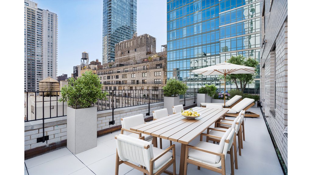 200 East 58th Street, Unit 18A photo 3