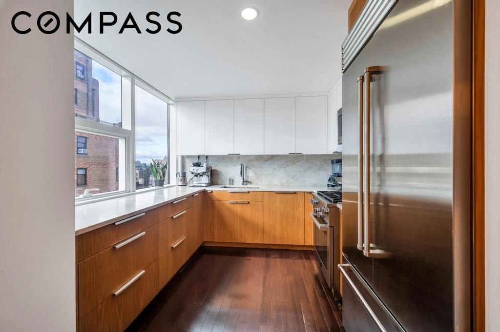 2628 Broadway, Unit 15B photo 3