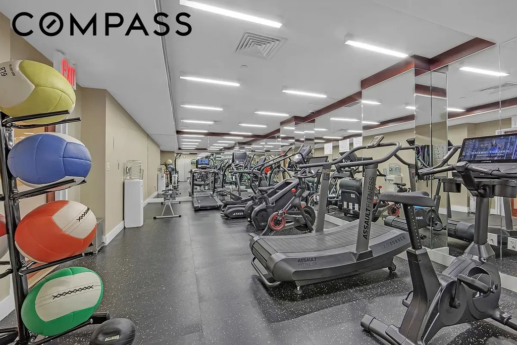 2628 Broadway, Unit 15B photo 17
